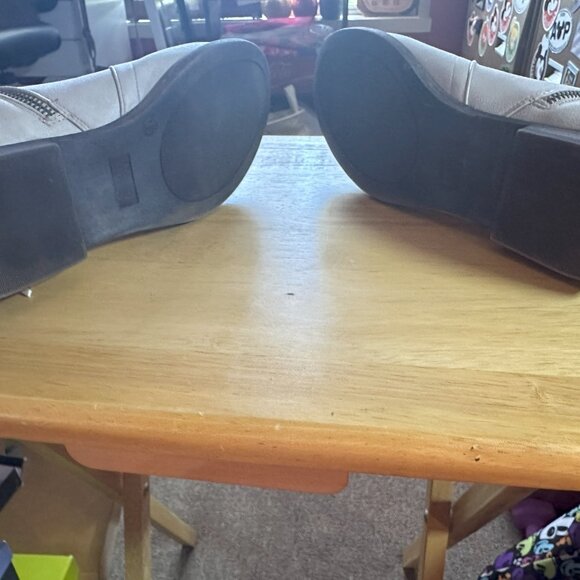 Boots - Picture 6 of 6